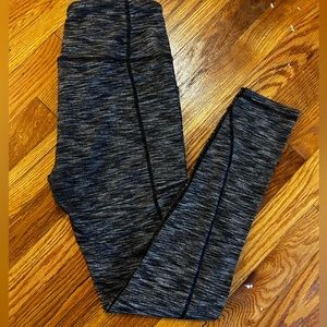 Victoria’s Secret Sport | Black/grey pocket leggings in M